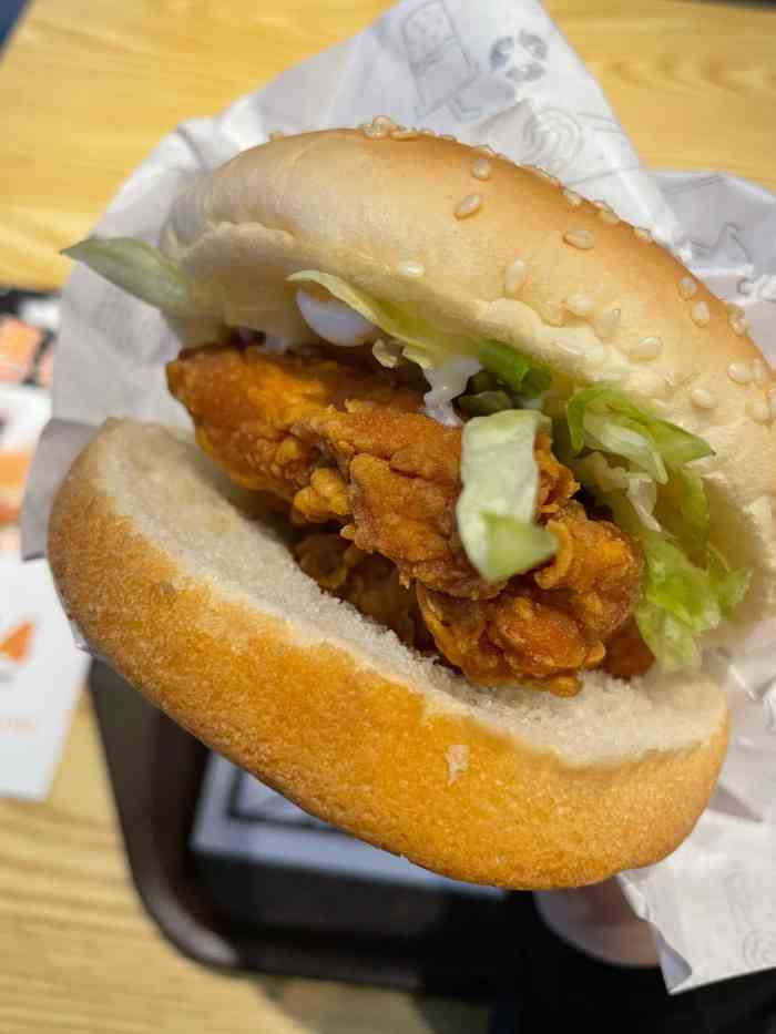 皮克斯的汉堡(人信汇店)-"大雨阻人,和家长准备在人信汇随便吃点当作.