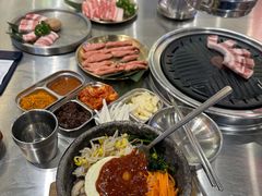 -哈哈碳都·牛肋条无限自助烤肉(宝龙店)