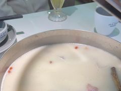 -洪氏嗨捞·广东猪肚鸡·椰子鸡火锅(西咸万象城店)