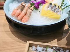 -青瓦餐厅·生鱼片·韩园烤肉(西塔店)