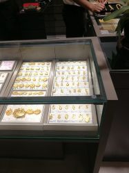 -周大福CHOW TAI FOOK(浦东八佰伴店)