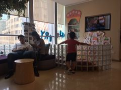 -瑞尔齿科(南京东路名人诊所)