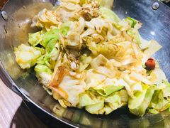 干锅包菜-老妈私房鱼头(欧洲城店)