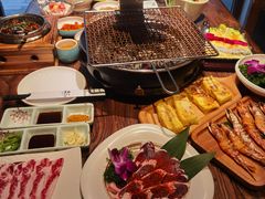 -明洞阿姨·韩式酱蟹烤肉·创意料理(三元桥店)