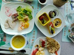 -亚洲国际大酒店·云顶阁旋转自助餐厅