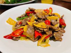 酸木瓜炒牛肉-紫滇源云南生态菜(丹凤街店)