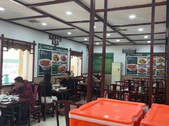 -湖南人家湘菜馆(镇江路店)