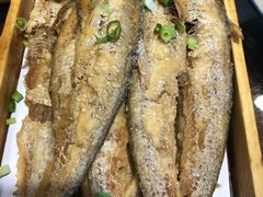 干炸河刀鱼-那家老院子东北菜·饺子·小鸡炖蘑菇(艳华街店)