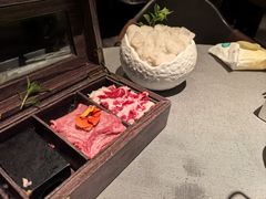 -左庭右院鲜牛肉火锅黑金店(陆家嘴中心店)