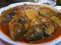 鲫鱼炖土豆-韩阳王石板烤肉