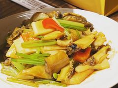 凉拌鲍鱼片-明洞阿姨·韩式酱蟹烤肉·创意料理(三元桥店)