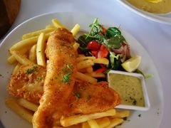 -Lake Hawea Hotel