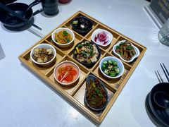 九宫格玲珑前菜-新仙清汤牛腩(铜锣湾店)