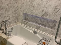 -上海滴水湖皇冠假日酒店