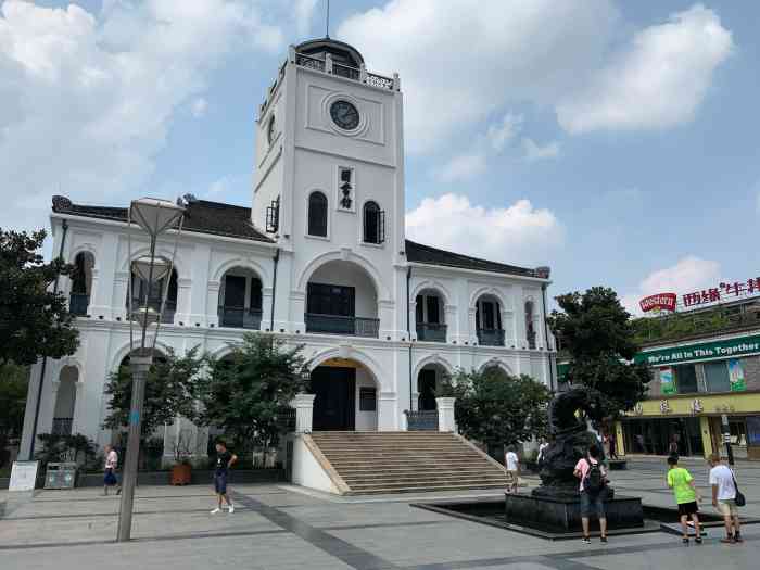 无锡县图书馆旧址-"这里算是一个综合的景点.除了献血图书馆之.