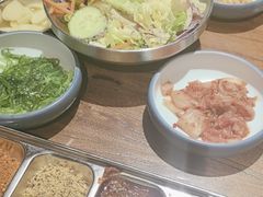 -明洞阿姨·韩式酱蟹烤肉·创意料理(三元桥店)