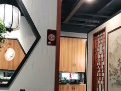 -乡土黄·鲜牛肉火锅·小龙虾(兴业街店)