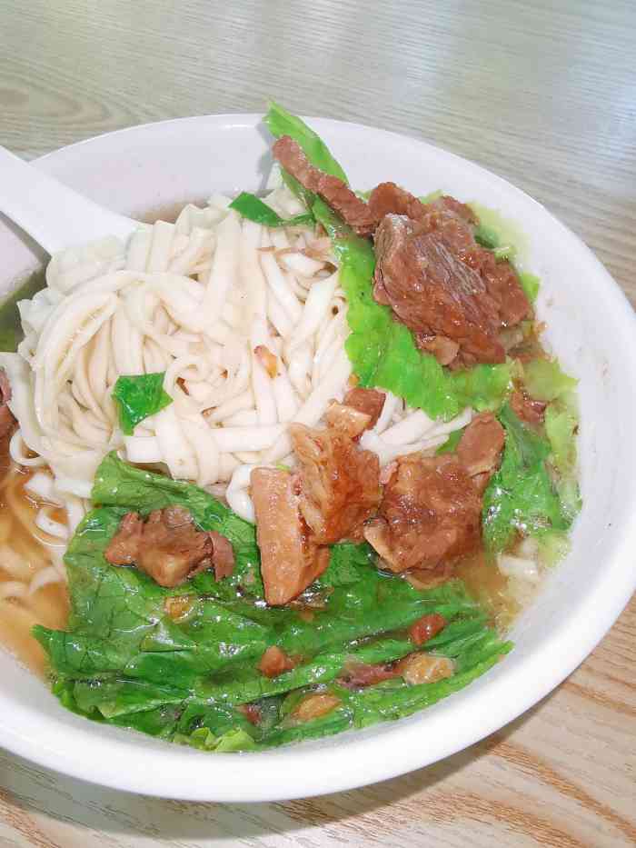 钟记揭阳手工面-"[薄荷]环境:饿了的时候只管闷头往里走.