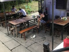露天位-小河无名面馆