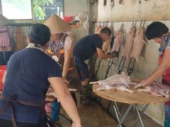 -黄记四更烤乳猪店