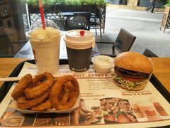-The Habit Burger Grill 哈比特汉堡(爱琴海店)