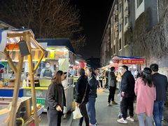 -南湖公园地摊集市