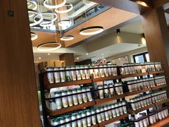 面包甜点陈列柜-星巴克臻选(成都宽窄巷子店)