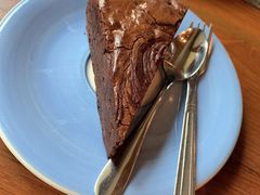 -Chom Cafe and Restaurant