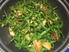 -洁神饭庄·海鲜·青岛菜·30年老字号(五四广场店)