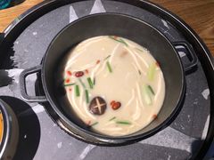 -三人行骨头王火锅(长寿店)