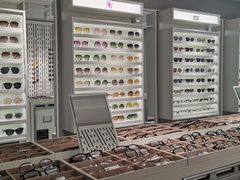 -目艮眼镜SHOWROOM(品牌集合店)