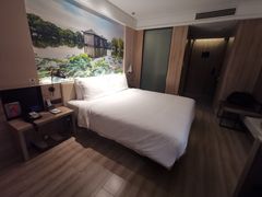 -杭州西湖湖滨银泰亚朵酒店