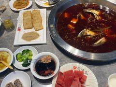 -忘情水鱼头·鲜鱼火锅(滨江中路店)