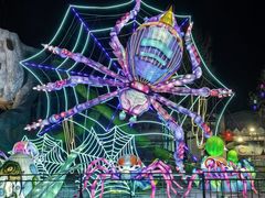 -淄博花灯齐彩城