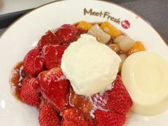 草莓冰沙-鲜芋仙(太原街万达店)