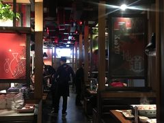大堂-辣尚瘾·烤鱼·新川菜(交大直营店)
