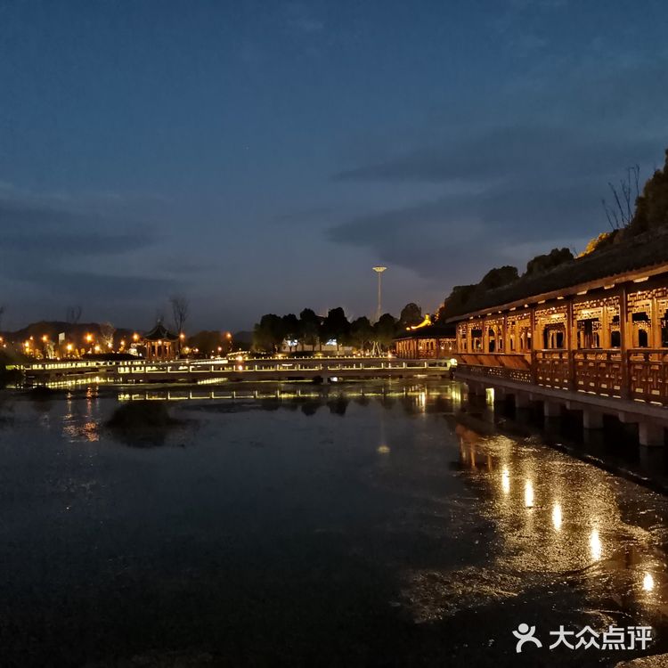 地理位置：图一 滨河公园