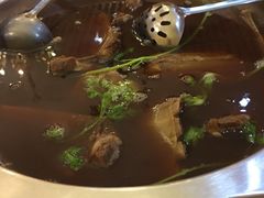 -悦牧·酸汤牛肉火锅(沃尔玛店)