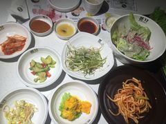 烤肉小菜-本家韩国烤肉(青岛万象城店)