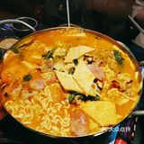 最后两个人吃到扶墙，门口还有免费的冰淇淋提供