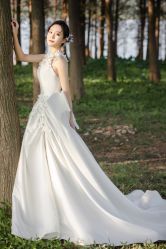 -Lady  Jane高端婚纱礼服馆