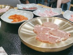 -臻牛烤肉