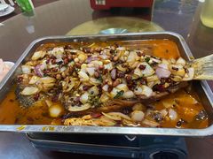 -丹水桥地锅鱼·翘嘴鲌·地方特色全鱼宴(丹江口大坝店)