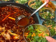 -鸿顺老铁锅美蛙鱼府(解放碑店)