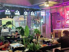 大堂-何师烧烤·香辣蟹·川菜·30年老品牌(太古里旗舰店)