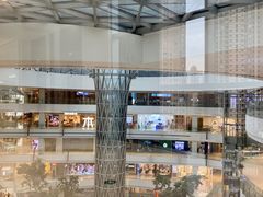 -LuOne凯德晶萃广场(徐家汇路店)