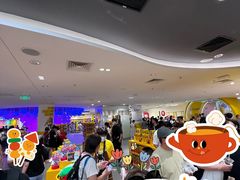 -m豆巧克力世界(上海世茂广场店)