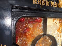 -老牌坊云南鱼豆花火锅(哈西万达店)