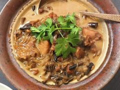 小鸡炖榛蘑-止观小馆·辽河口渔家菜(王府井店)