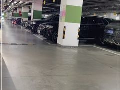 -三里屯SOHO-地下停车场